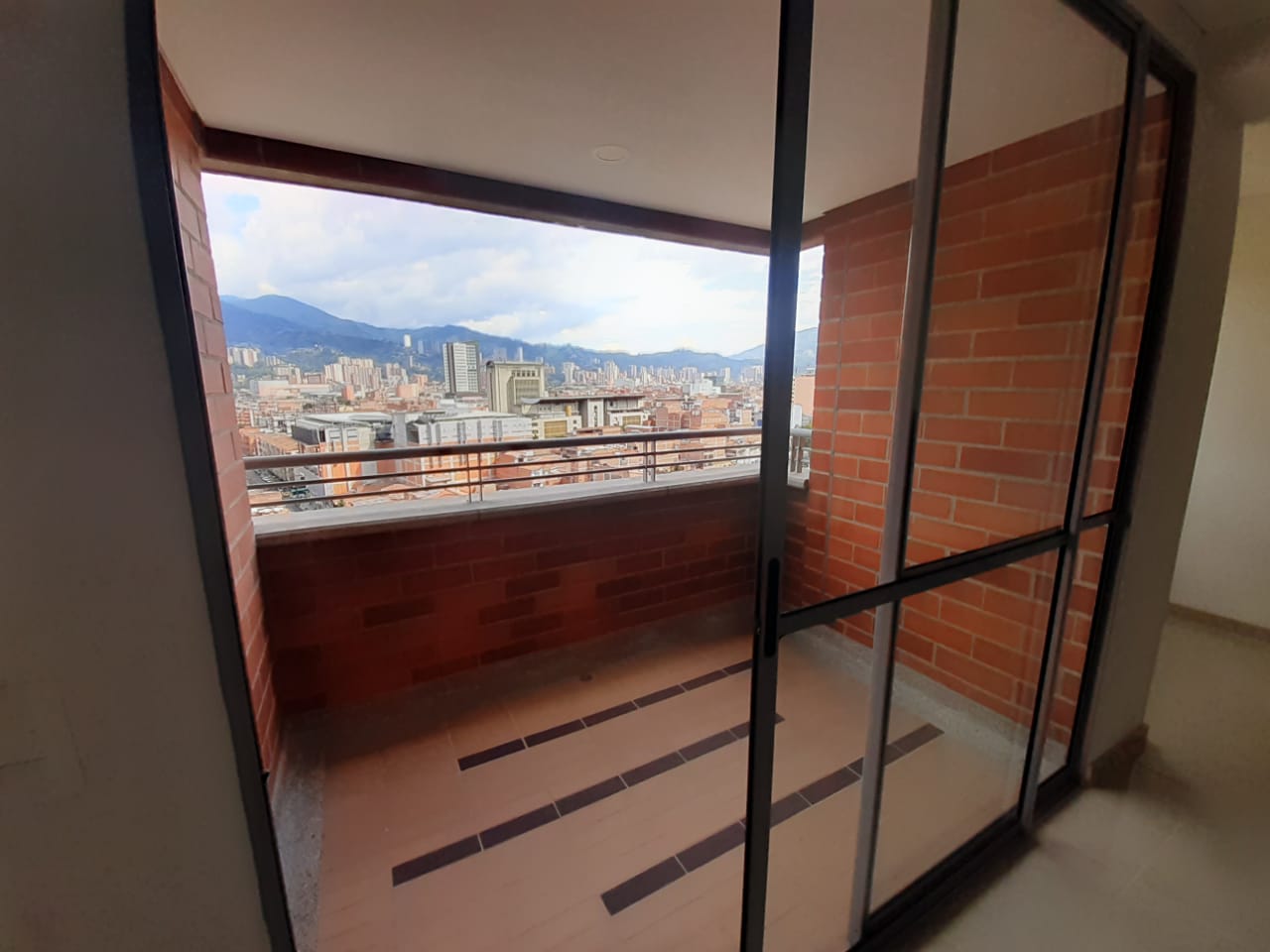 Apartamento en venta en Centro, Itagüí · foto 4 de 9