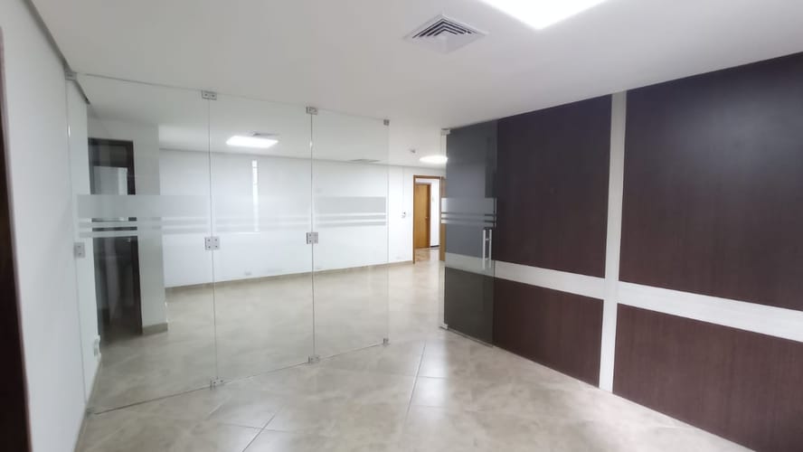 Oficina en arriendo en Villa Carlota, Medellín, 60 m² · foto 2 de 6