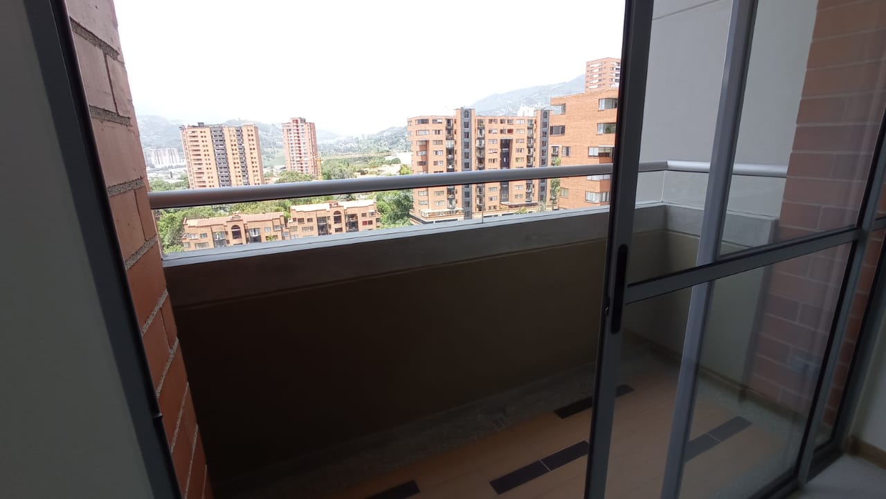 Apartamento en venta en Ditaires, Itagüí · foto 4 de 9