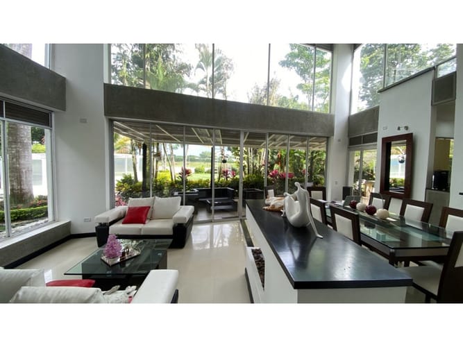 Casa de 5 alcobas en venta en La Morada, Jamundí, 1511 m² · foto 2 de 24