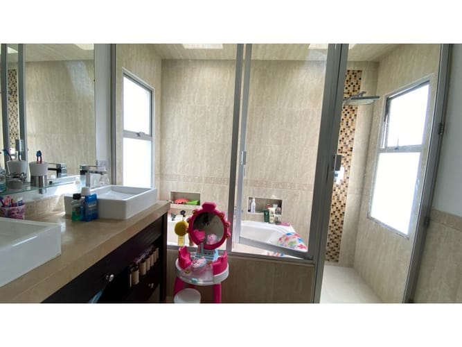 Casa de 5 alcobas en venta en La Morada, Jamundí, 1511 m² · foto 13 de 24