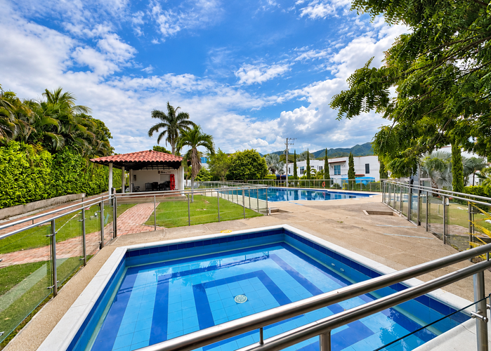 Casa de 5 alcobas en venta en Santander, Girardot, 350 m² · foto 8 de 19
