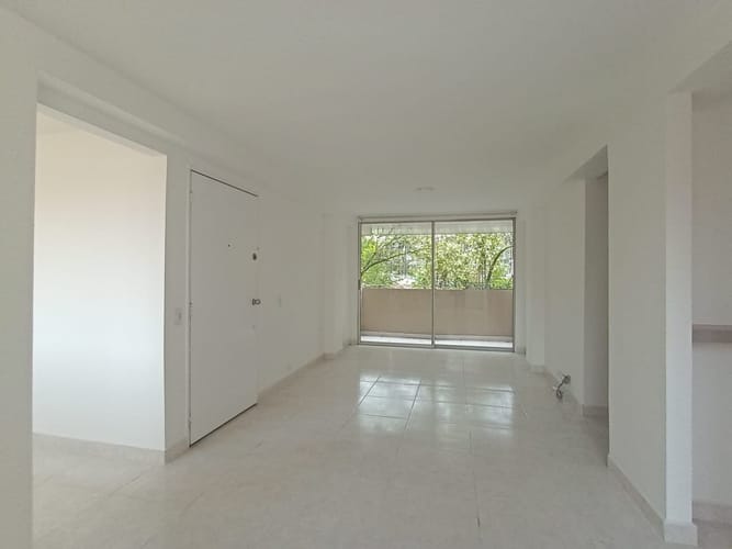 Apartamento de 3 alcobas en venta en Laureles, Medellín, 95 m² · foto 3 de 19