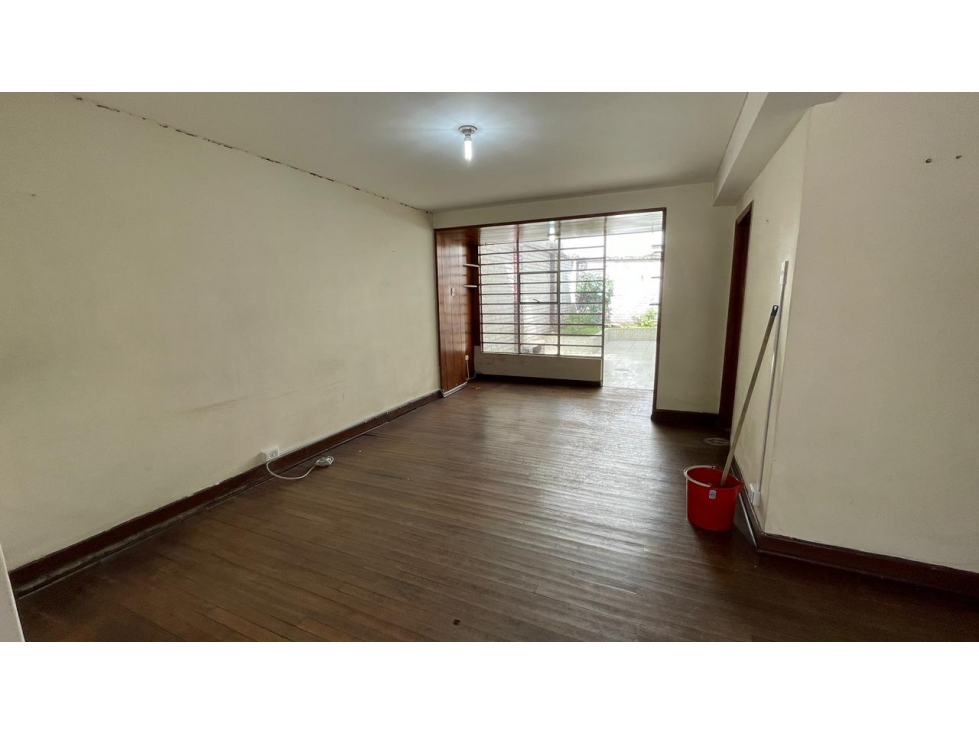 Casa en venta en San Luis, Bogotá · foto 4 de 24