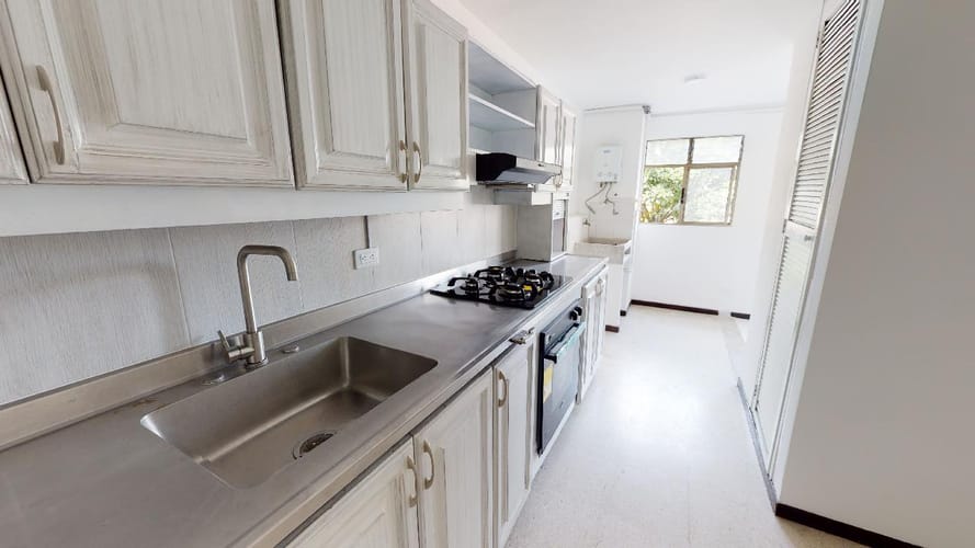 Apartamento de 3 alcobas en venta en El Poblado, Medellín, 130 m² · foto 13 de 14