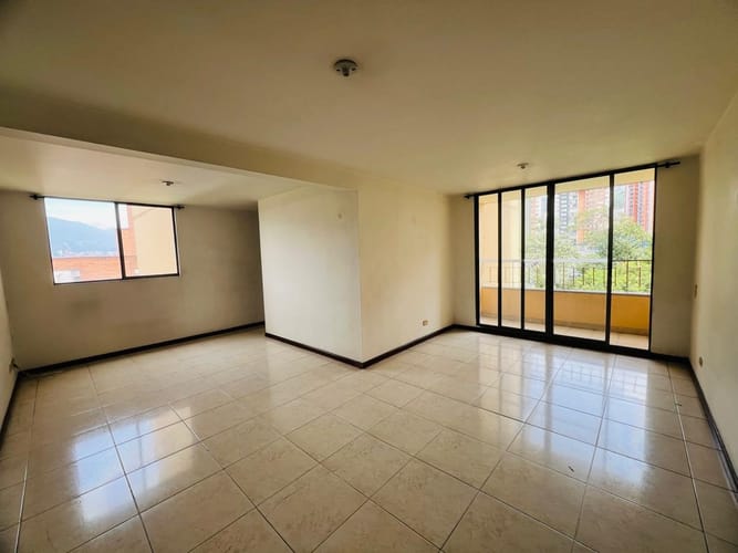 Apartamento de 3 alcobas en venta en Belén, Medellín, 90 m² · foto 4 de 14