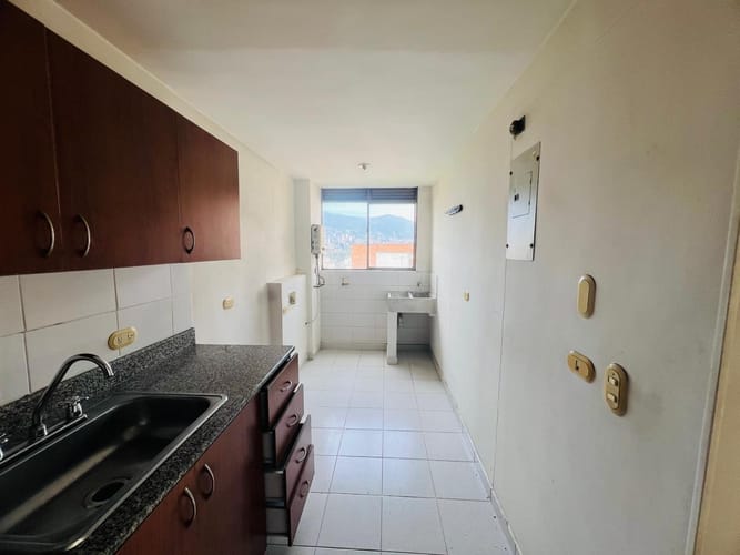 Apartamento de 3 alcobas en venta en Belén, Medellín, 90 m² · foto 13 de 14