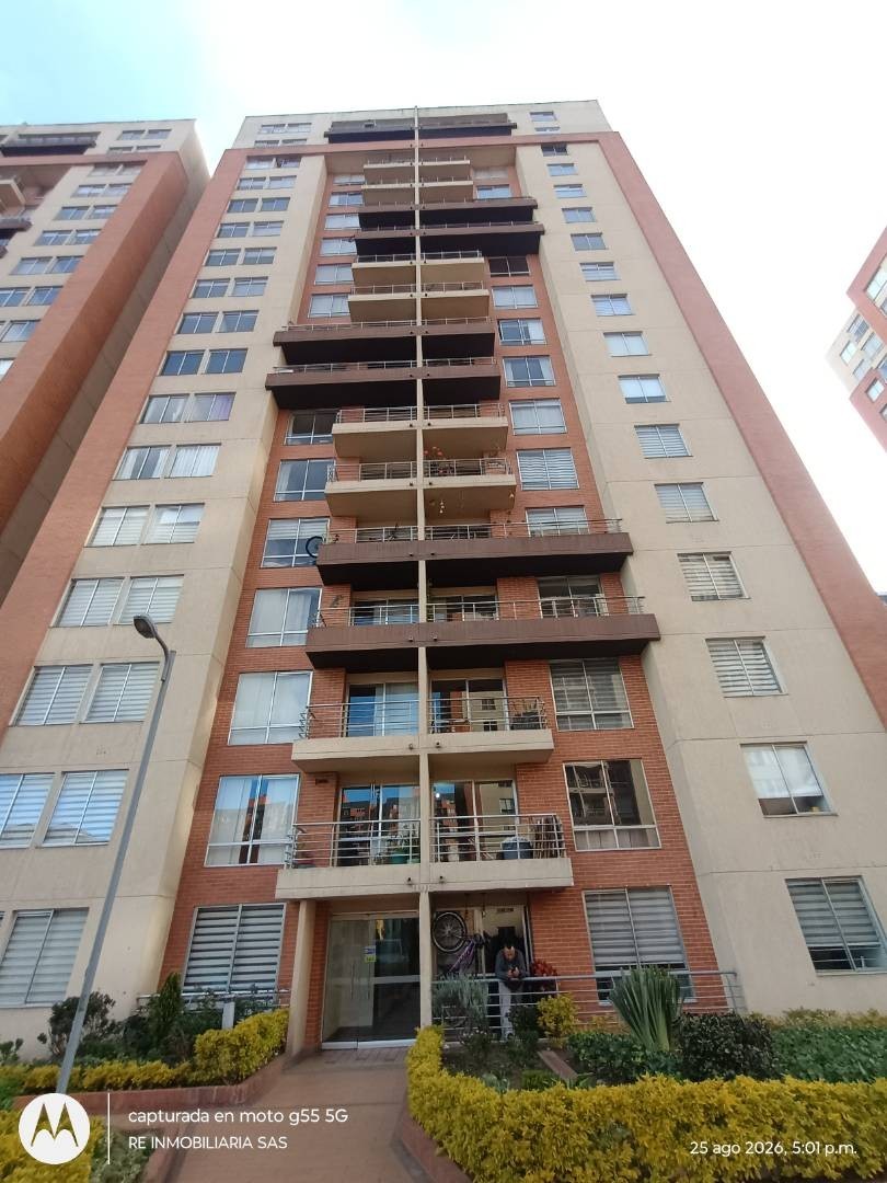 Apartamento en venta en Castilla, Bogotá · foto 2 de 24