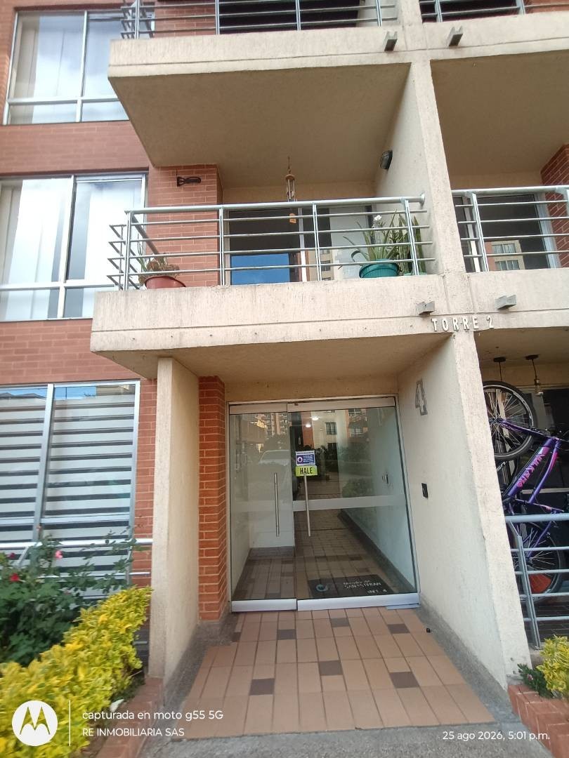 Apartamento en venta en Castilla, Bogotá · foto 3 de 24