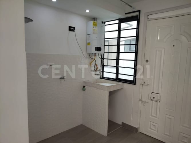 Apartamento de 2 alcobas en venta en El Dorado, Soacha, 69 m² · foto 3 de 20