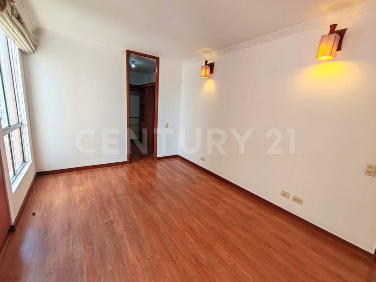 Apartamento en venta en Portales Del Norte, Bogotá · foto 10 de 21
