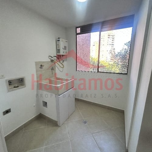 Apartamento de 3 alcobas en arriendo en Transversal Inferior, Medellín, 145 m² · foto 3 de 15