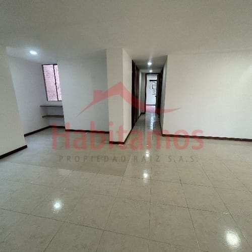 Apartamento de 3 alcobas en arriendo en Transversal Inferior, Medellín, 145 m² · foto 5 de 15
