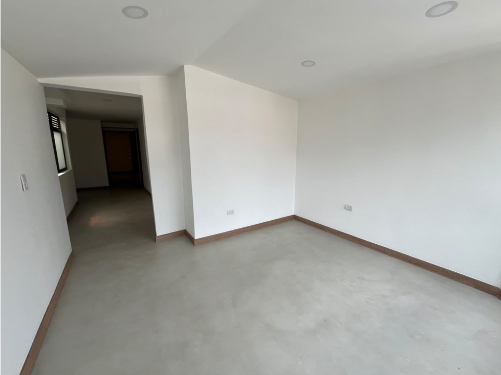 Apartamento en arriendo en Obrero, Envigado · foto 2 de 15