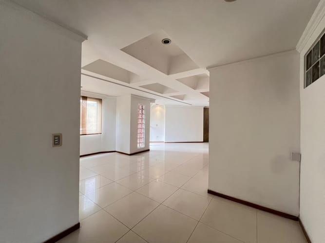 Apartamento de 2 alcobas en venta en Las Lomitas, Sabaneta, 125 m² · foto 4 de 19