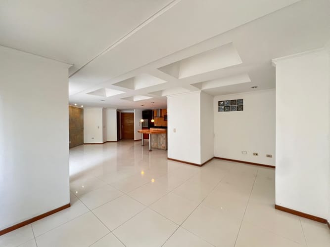 Apartamento de 2 alcobas en venta en Las Lomitas, Sabaneta, 125 m² · foto 5 de 19