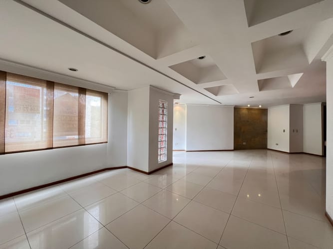 Apartamento de 2 alcobas en venta en Las Lomitas, Sabaneta, 125 m² · foto 7 de 19