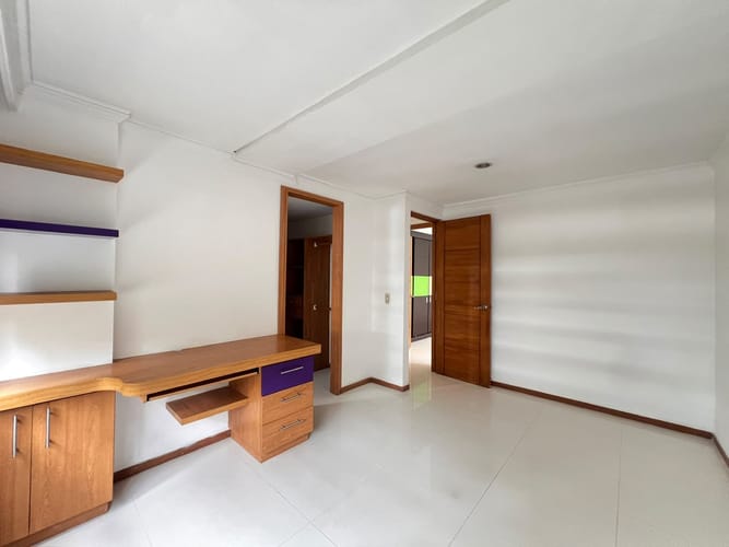 Apartamento de 2 alcobas en venta en Las Lomitas, Sabaneta, 125 m² · foto 9 de 19
