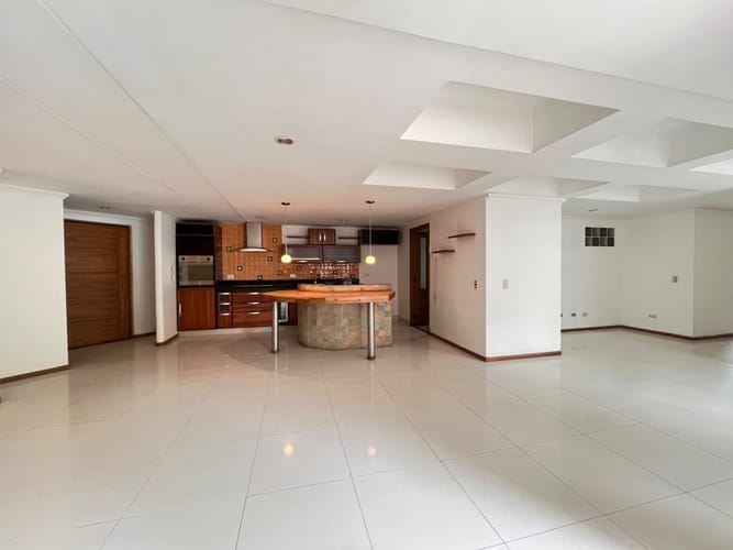 Apartamento de 2 alcobas en venta en Las Lomitas, Sabaneta, 125 m² · foto 12 de 19