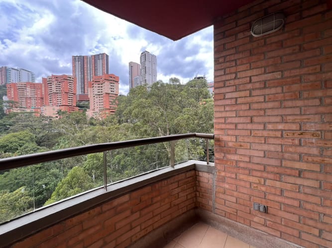 Apartamento de 2 alcobas en venta en Las Lomitas, Sabaneta, 125 m² · foto 13 de 19