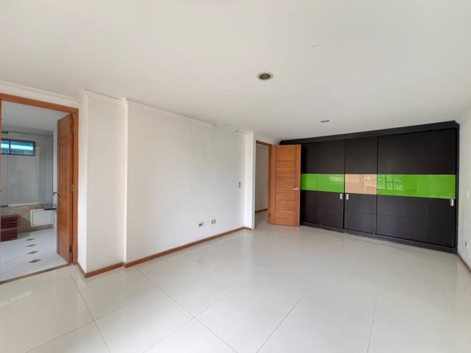 Apartamento de 2 alcobas en venta en Las Lomitas, Sabaneta, 125 m² · foto 15 de 19