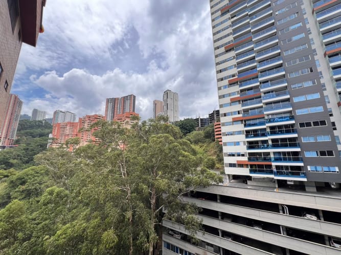 Apartamento de 2 alcobas en venta en Las Lomitas, Sabaneta, 125 m² · foto 16 de 19