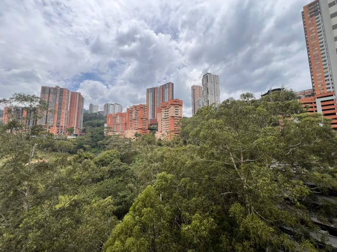Apartamento de 2 alcobas en venta en Las Lomitas, Sabaneta, 125 m² · foto 18 de 19