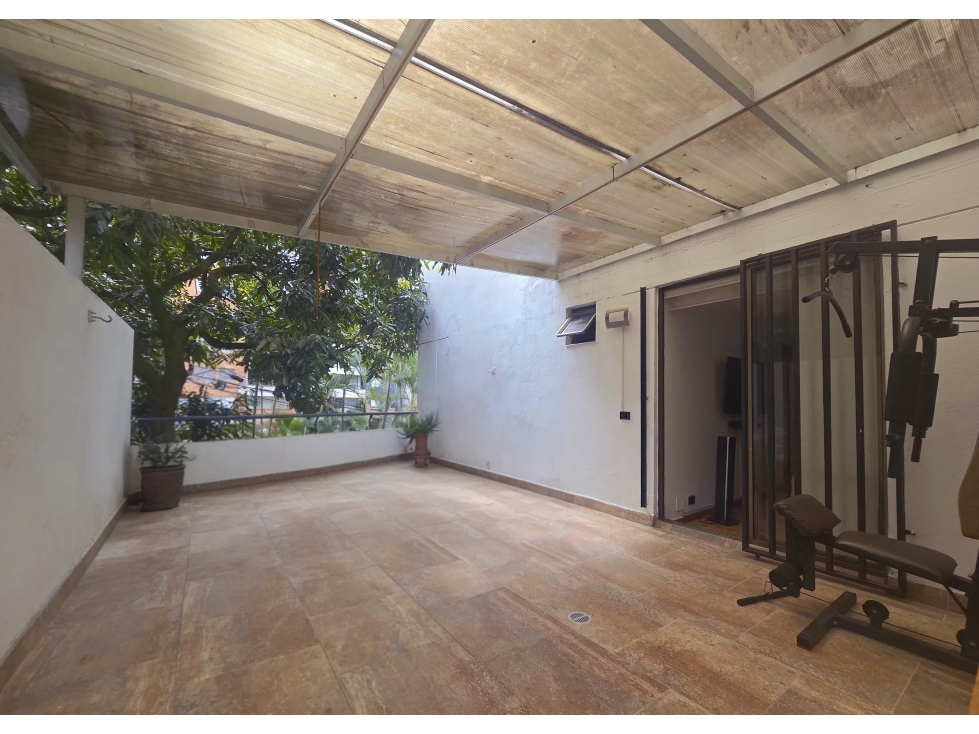 Apartamento en venta en Loma De Los Bernal, Medellín · foto 2 de 20