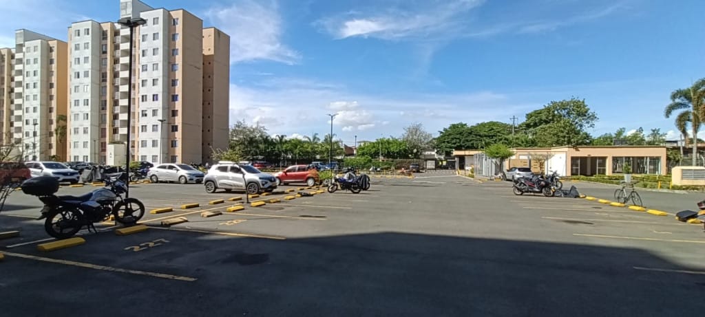 Apartamento de 2 alcobas en venta en Quintas De Bolivar, Jamundí, 55 m² · foto 2 de 24