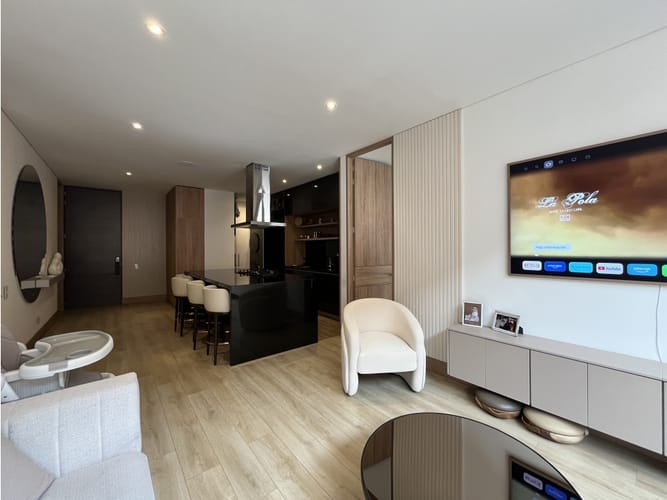 Apartamento de 2 alcobas en venta en Santa Barbara, Bogotá, 96 m² · foto 2 de 24