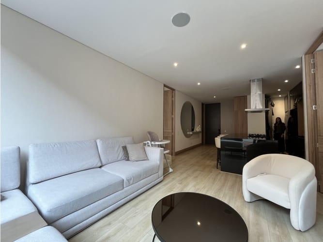 Apartamento de 2 alcobas en venta en Santa Barbara, Bogotá, 96 m² · foto 3 de 24