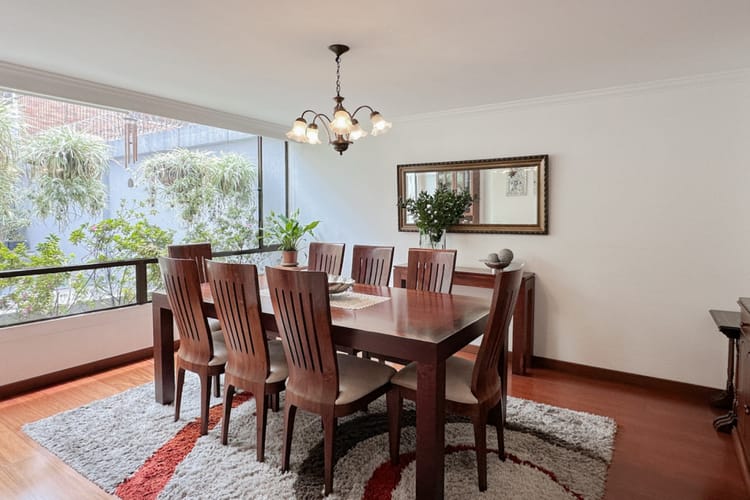 Apartamento de 3 alcobas en venta en Santa Barbara Occidental, Bogotá, 238 m² · foto 4 de 24