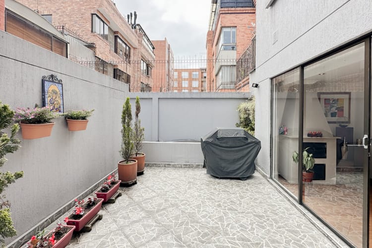 Apartamento de 3 alcobas en venta en Santa Barbara Occidental, Bogotá, 238 m² · foto 11 de 24