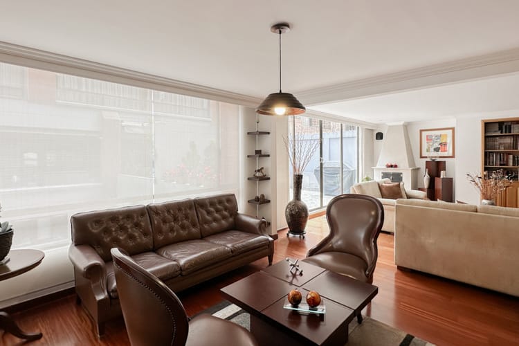 Apartamento de 3 alcobas en venta en Santa Barbara Occidental, Bogotá, 238 m² · foto 14 de 24