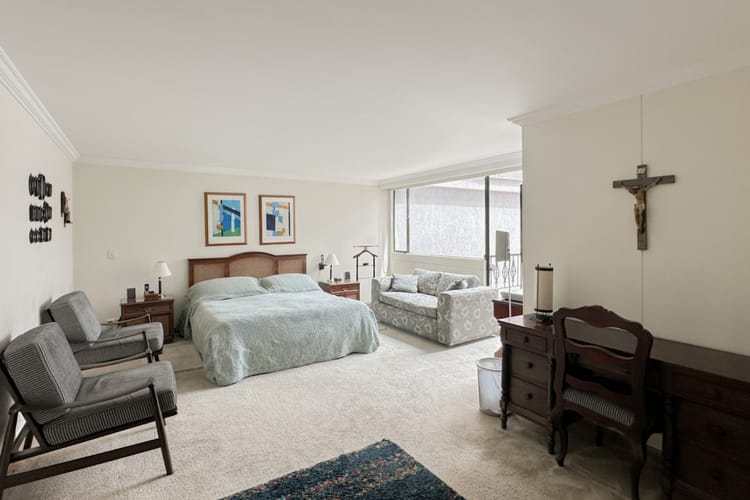 Apartamento de 3 alcobas en venta en Santa Barbara Occidental, Bogotá, 238 m² · foto 17 de 24