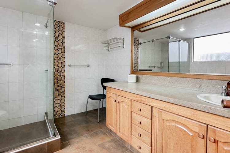 Apartamento de 3 alcobas en venta en Santa Barbara Occidental, Bogotá, 238 m² · foto 20 de 24