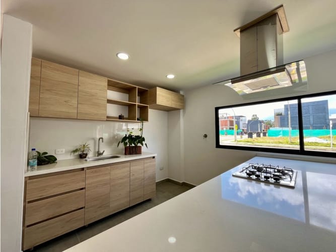 Casa de 4 alcobas en venta en Barro Blanco, Rionegro, 250 m² · foto 3 de 17