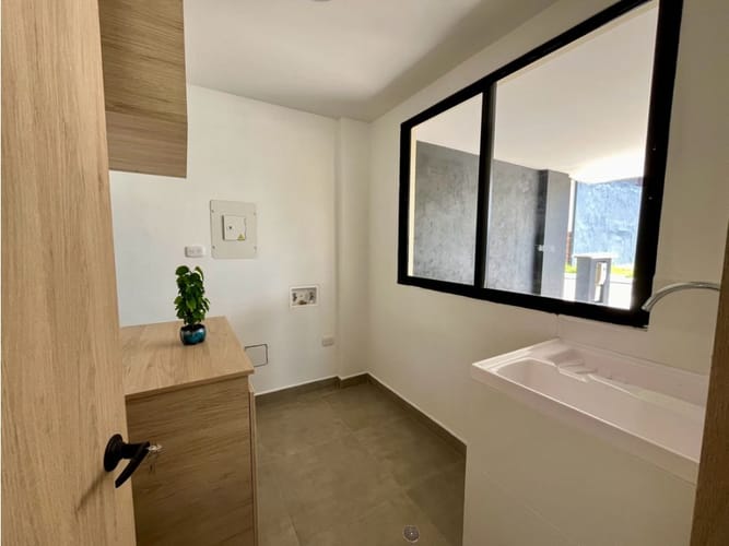 Casa de 4 alcobas en venta en Barro Blanco, Rionegro, 250 m² · foto 7 de 17