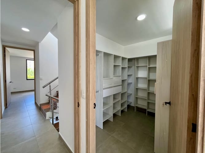 Casa de 4 alcobas en venta en Barro Blanco, Rionegro, 250 m² · foto 11 de 17