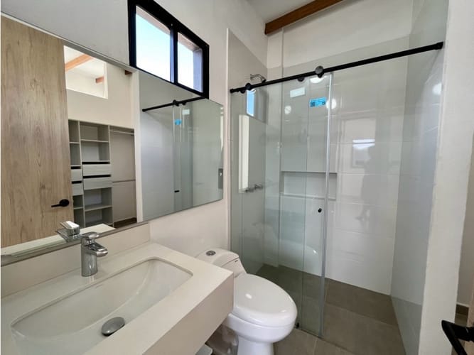 Casa de 4 alcobas en venta en Barro Blanco, Rionegro, 250 m² · foto 13 de 17