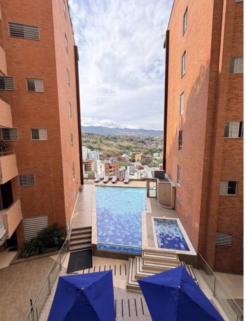 Apartamento de 3 alcobas en venta en Bellavista, Cali, 145 m² · foto 3 de 14