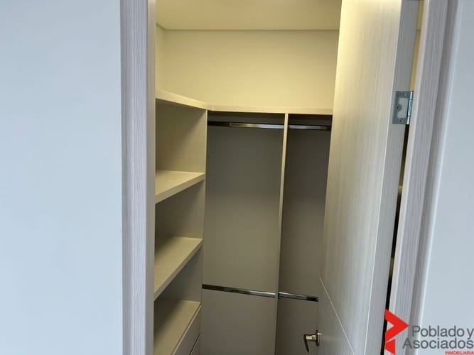 Apartamento de 2 alcobas en arriendo en El Poblado, Medellín, 885 m² · foto 12 de 24