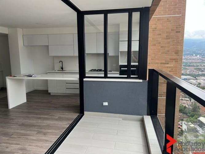 Apartamento de 2 alcobas en arriendo en El Poblado, Medellín, 885 m² · foto 16 de 24