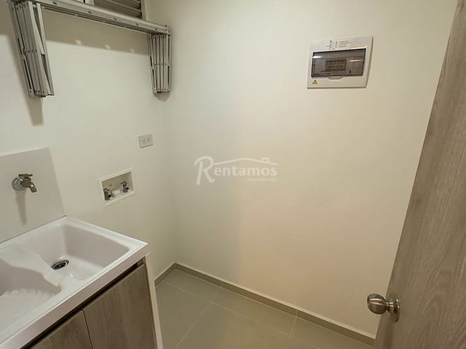 Apartamento en venta en Centro, Itagüí · foto 4 de 20