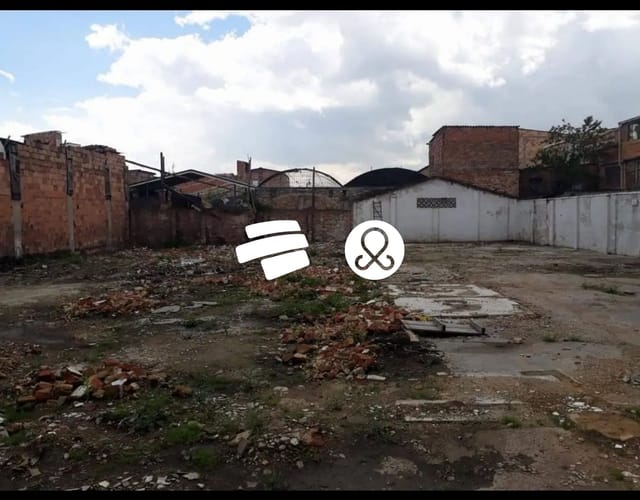 Casa en venta en Fontibon, Bogotá, 1119 m² · foto 2 de 13