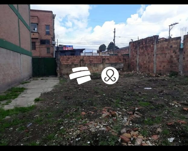 Casa en venta en Fontibon, Bogotá, 1119 m² · foto 3 de 13
