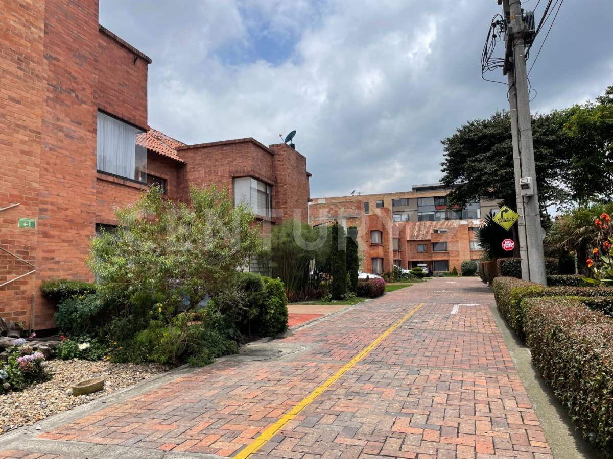 Casa en venta en Laura Vicuña, Chía · foto 2 de 23