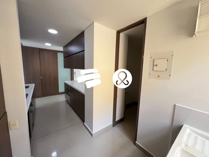 Apartamento de 3 alcobas en venta en Castropol, Medellín, 120 m² · foto 2 de 24