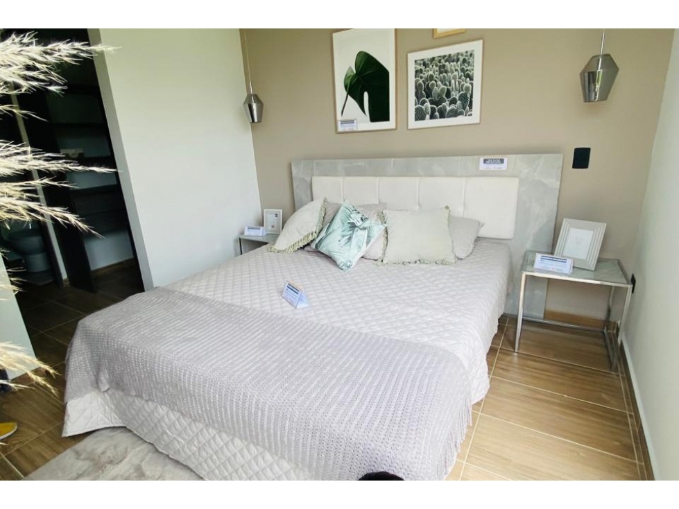 Apartamento en venta en Los Corales, Pereira · foto 2 de 9