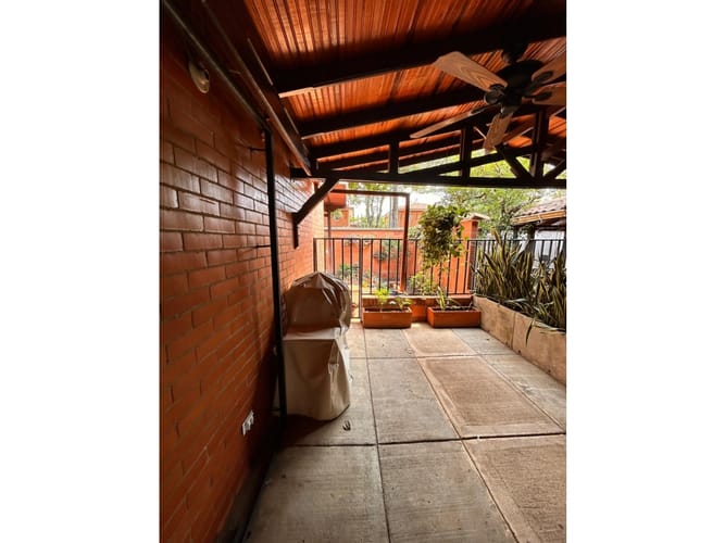 Casa de 5 alcobas en venta en El Castillo, Jamundí, 178 m² · foto 2 de 24